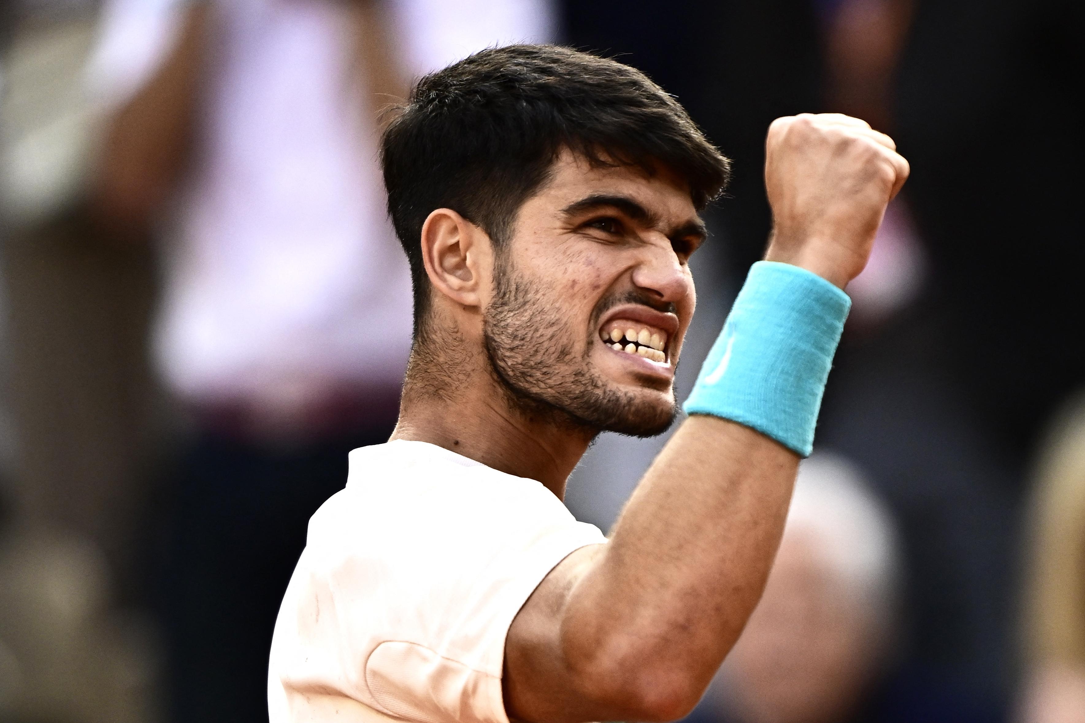 年终总决赛绝杀拉沃尔杯,阿尔卡拉斯高光表现 年终总决赛绝杀拉沃尔杯,阿尔卡拉斯高光表现