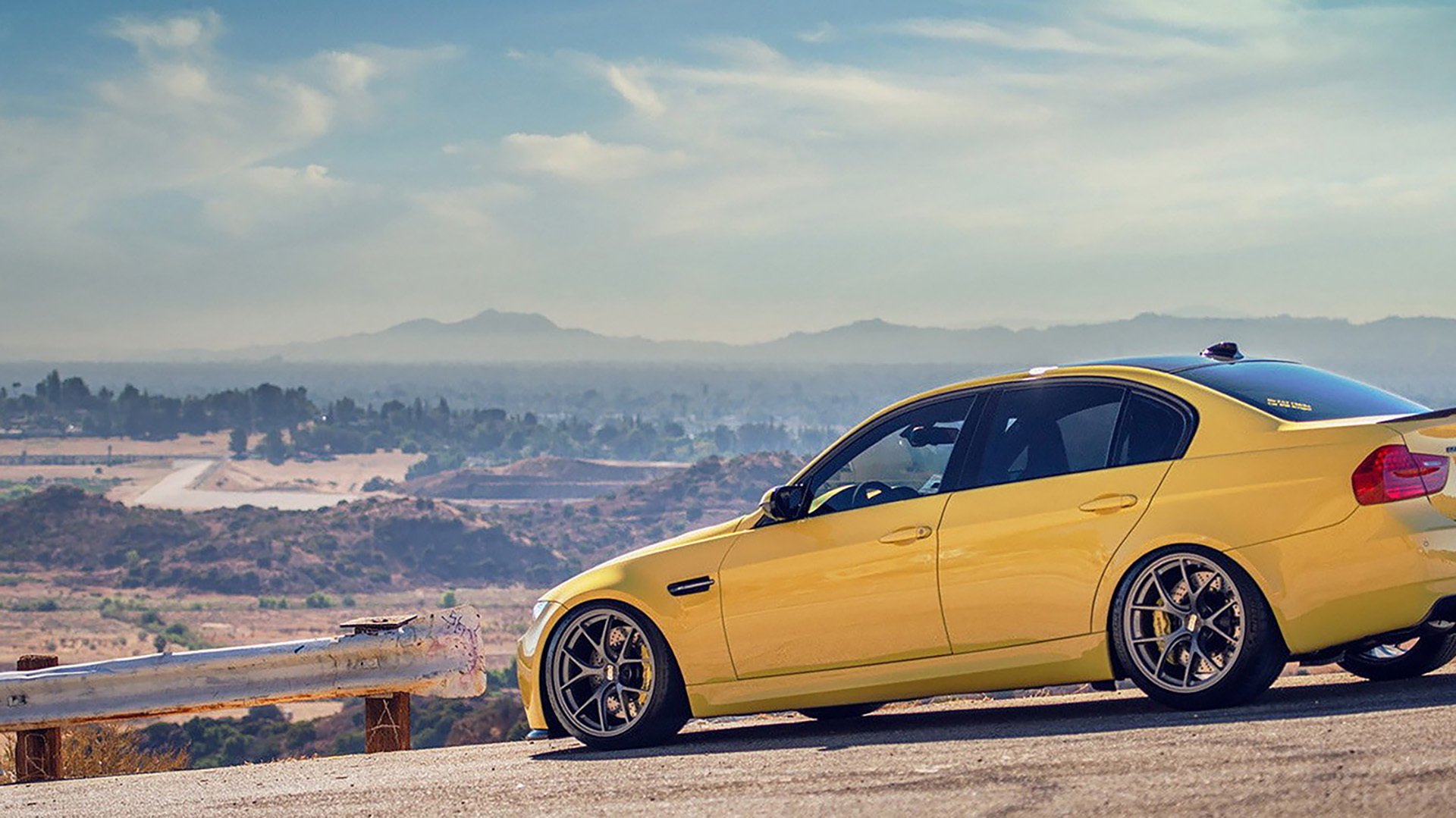 绿茵地缘政治，当欧冠半决赛遇上日本对几内亚的全面压制