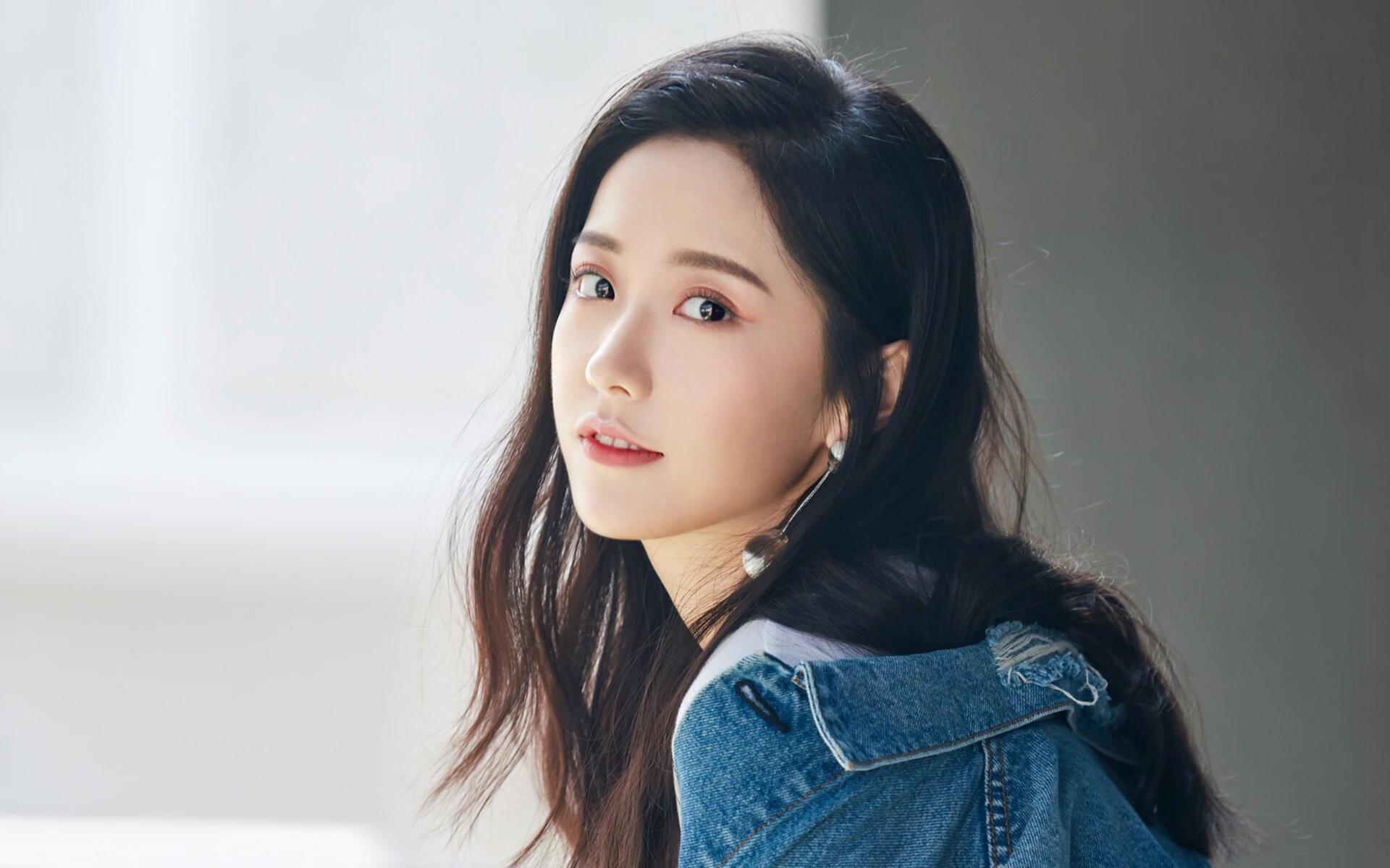 非洲之星闪耀欧洲之巅,加纳踏平马德里竞技的雨夜传奇