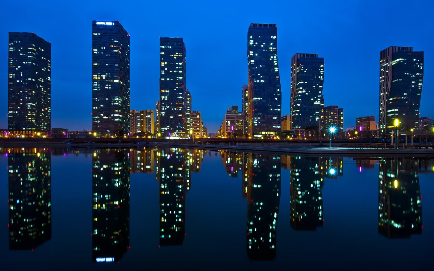 篮球圣殿的足球幽灵，奥亚尔萨瓦尔之夜