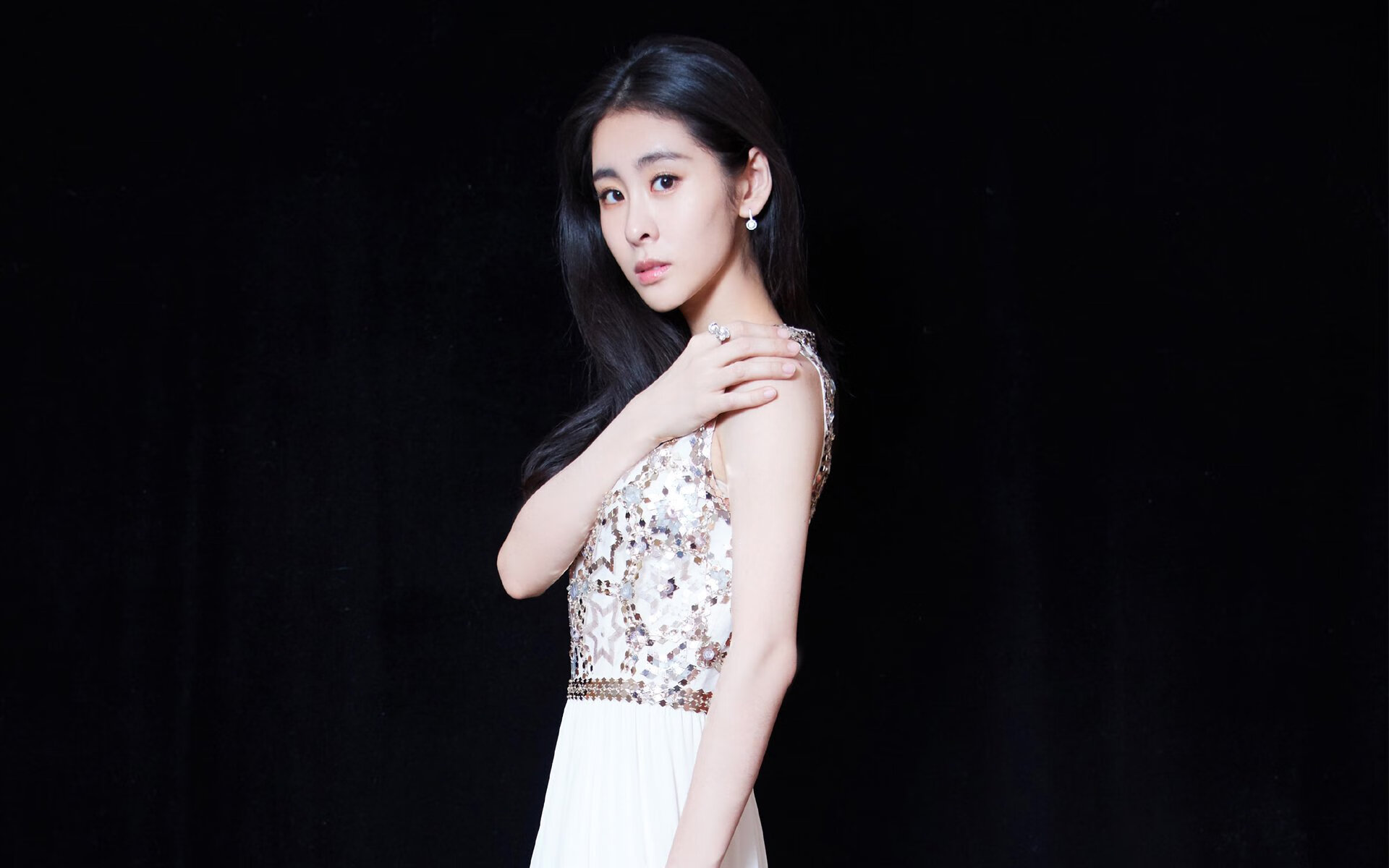 双城记，绿军铁血湮灭休城烟火，浓眉独舞谱写节奏诗篇