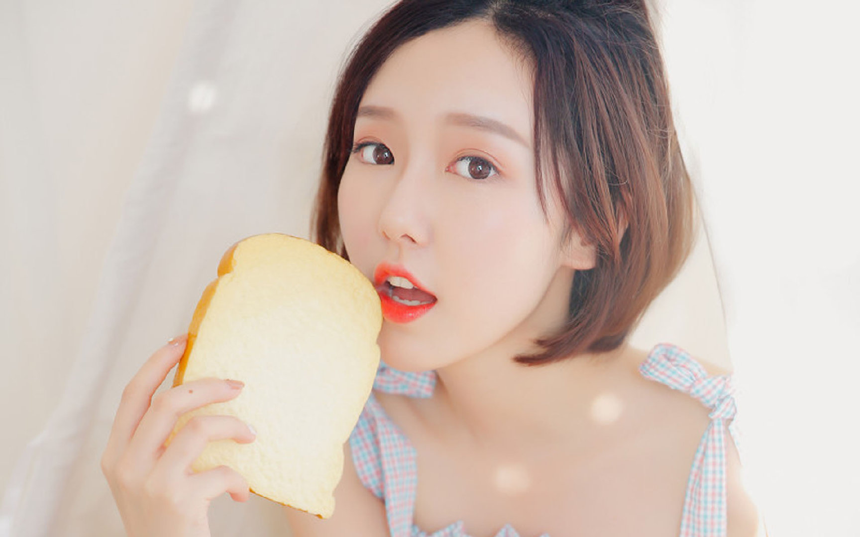 鹰翔西域，拉文得分风暴席卷赛场，老鹰跨洲际对决力克新疆队